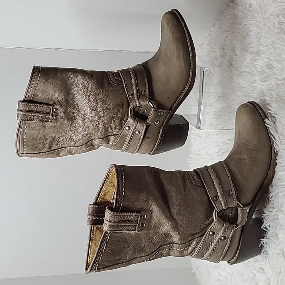 Frye Carmen Harness Boots - Picture 4 of 13